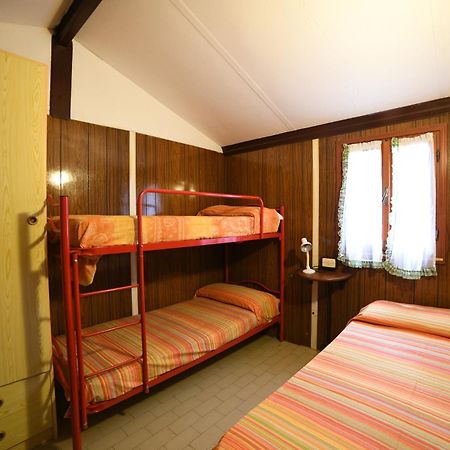 Camping C'Era Una Volta Hotel Villanova d'Albenga Kamer foto